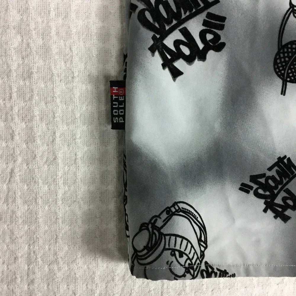 Southpole Mens Large Short Sleeve Button Up Shirt Gray Graffiti Hip Hop MC Print - Picture 9 of 10